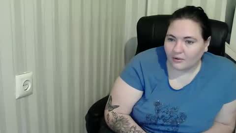 Snapshot of olyaandnetty chatting on November 2025 05:35:02 PM OlyaAndNetty online show from November 2025 05:35:02 PM