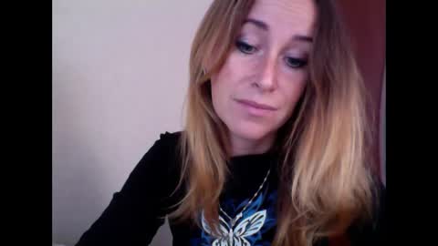 olyra11 online show from October 2025 09:28:02 AM