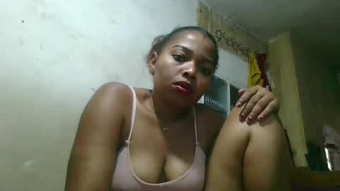 Snapshot of olyvienne90 chatting on December 2025 08:52:01 AM olyvienne90 online show from December 2025 08:52:01 AM