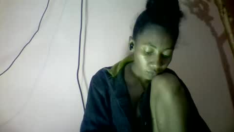 olyvienne90 online show from April 2026 07:06:01 PM