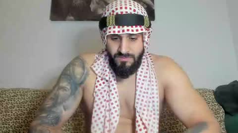 Snapshot of omar_xoxo chatting on October 2025 08:16:02 PM Omar online show from October 2025 08:16:02 PM