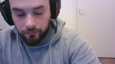 Snapshot of omgwhereim chatting on December 2025 08:03:02 PM omgwhereim online show from December 2025 08:03:02 PM