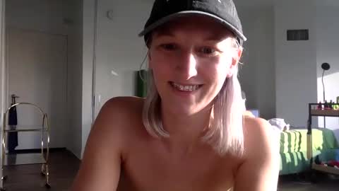 Snapshot of omilk chatting on January 2025 11:33:01 PM omilk online show from January 2025 11:33:01 PM