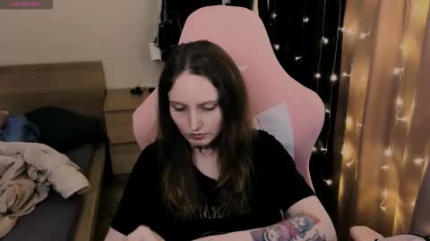 on_yxxx online show from November 2025 08:03:01 PM