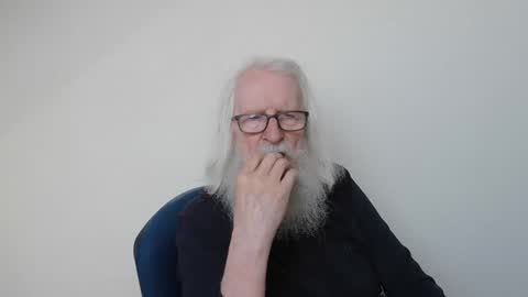 Snapshot of onanister chatting on May 2026 06:21:03 AM Somewhere over the rainbow online show from May 2026 06:21:03 AM