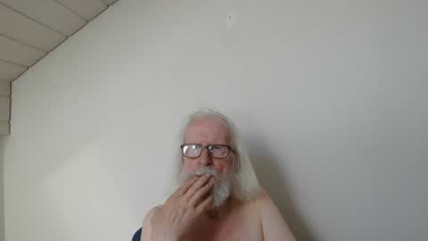 Snapshot of onanister chatting on July 2026 07:03:01 AM Somewhere over the rainbow online show from July 2026 07:03:01 AM