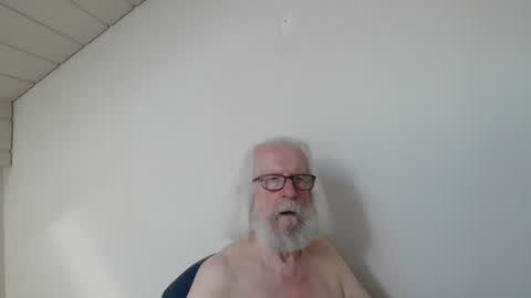 Snapshot of onanister chatting on July 2026 07:05:02 AM Somewhere over the rainbow online show from July 2026 07:05:02 AM