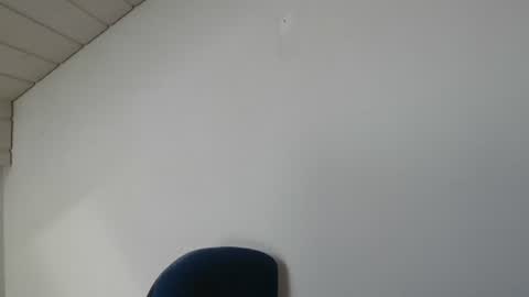 Snapshot of onanister chatting on July 2026 07:12:01 AM Somewhere over the rainbow online show from July 2026 07:12:01 AM