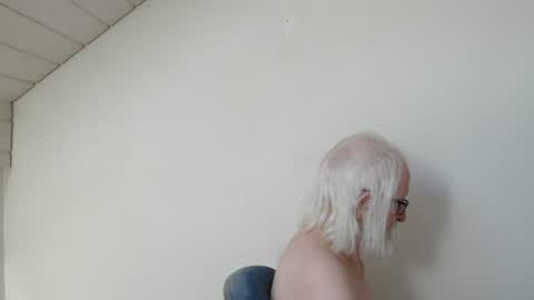 Snapshot of onanister chatting on July 2026 07:39:01 AM Somewhere over the rainbow online show from July 2026 07:39:01 AM