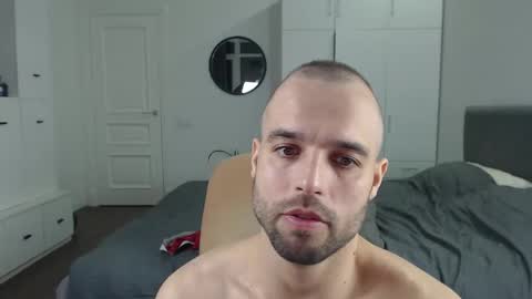 onebestlover online show from February 2025 06:24:01 PM