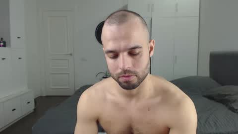 onebestlover online show from February 2025 05:48:01 PM