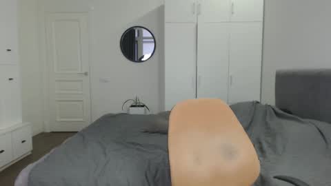 onebestlover online show from February 2025 02:06:02 PM