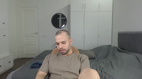 onebestlover online show from February 2025 07:41:01 PM