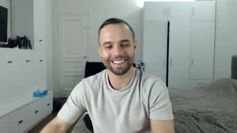 onebestlover online show from March 2026 05:47:01 PM