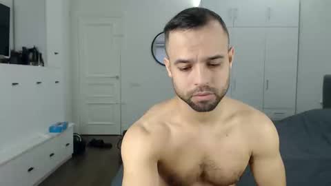 onebestlover online show from April 2026 06:02:02 AM