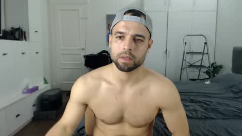 onebestlover online show from April 2026 07:58:02 PM