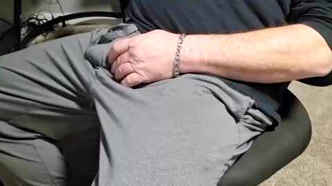 Snapshot of onelargecock0615 chatting on December 2024 06:06:01 PM Unpredictable online show from December 2024 06:06:01 PM