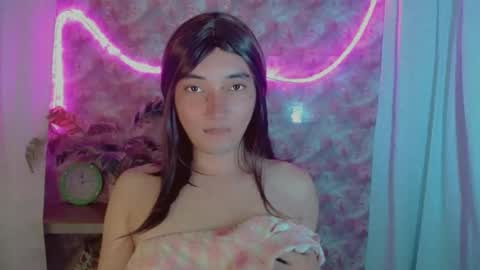Snapshot of onelesslonelygirl69 chatting on July 2026 09:05:02 AM KLIER online show from July 2026 09:05:02 AM