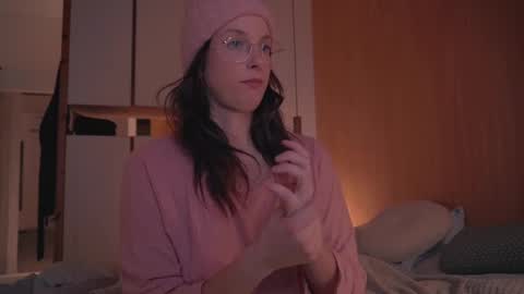 Snapshot of onelittlemermaid chatting on December 2024 07:22:01 PM Ariel online show from December 2024 07:22:01 PM