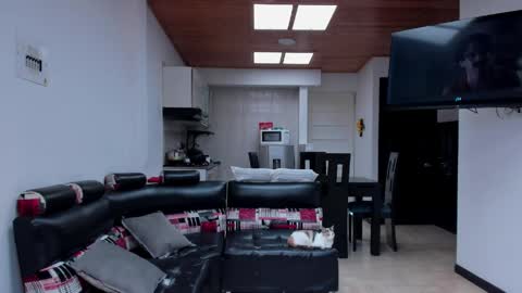 Snapshot of onemore_cum chatting on May 2026 04:59:02 PM YIN MIGUEL online show from May 2026 04:59:02 PM
