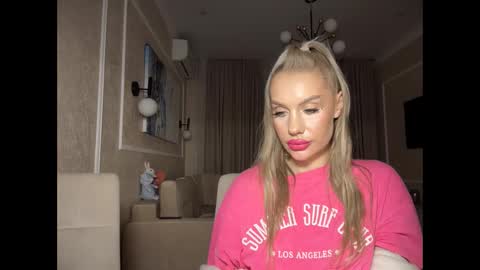 onesweet_baby online show from February 2025 07:25:01 PM