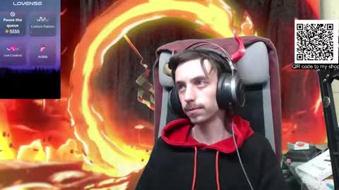 Snapshot of oni_hoshi chatting on March 2025 02:32:02 PM Oni hoshi online show from March 2025 02:32:02 PM