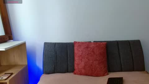 onlily online show from February 2026 07:56:02 PM