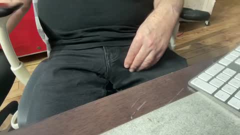 Snapshot of onlocationnyc chatting on February 2025 11:59:02 PM onlocationnyc online show from February 2025 11:59:02 PM