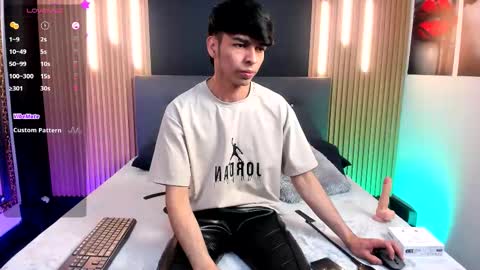 Snapshot of onlyjos_ chatting on November 2025 08:08:01 PM Josh - Schedule 1400 - 2200 online show from November 2025 08:08:01 PM