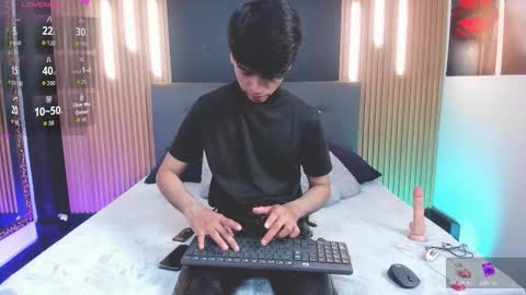 Snapshot of onlyjos_ chatting on December 2025 06:12:01 PM Josh - Schedule 1400 - 2200 online show from December 2025 06:12:01 PM