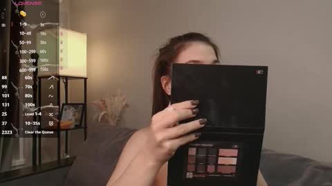 Kira online show from September 2025 02:43:02 PM