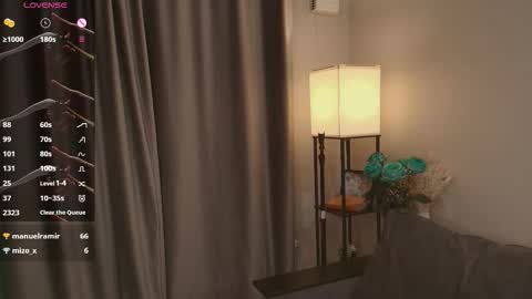 Kira online show from September 2025 04:01:01 PM