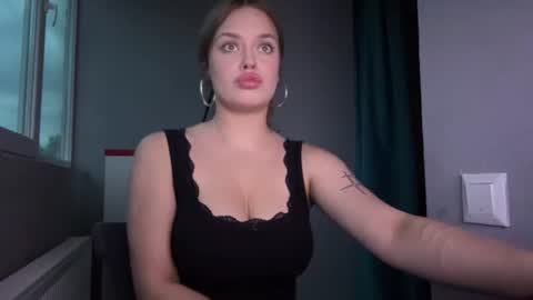 Mia online show from July 2026 06:12:02 PM