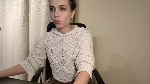 Snapshot of ophelia_blue chatting on October 2025 03:52:01 PM ophelia blue online show from October 2025 03:52:01 PM