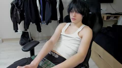 Snapshot of opiunarium chatting on February 2026 07:32:02 PM Bella and John online show from February 2026 07:32:02 PM