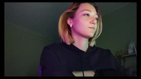 Snapshot of orange___melani chatting on March 2025 03:05:01 PM Melani online show from March 2025 03:05:01 PM