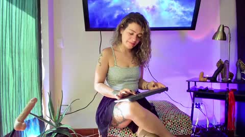 Snapshot of oriana_thomson2 chatting on January 2025 02:02:02 PM Oriana online show from January 2025 02:02:02 PM