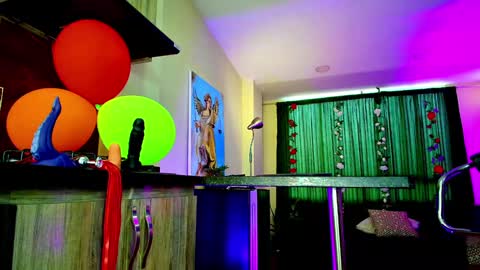 Snapshot of oriana_thomson2 chatting on February 2025 09:57:01 PM Oriana online show from February 2025 09:57:01 PM