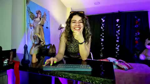 Snapshot of oriana_thomson2 chatting on February 2025 05:03:02 AM Oriana online show from February 2025 05:03:02 AM