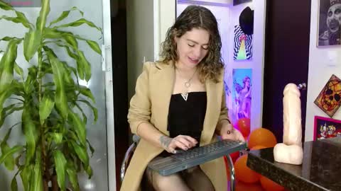 Snapshot of oriana_thomson2 chatting on October 2025 10:46:02 AM Oriana online show from October 2025 10:46:02 AM