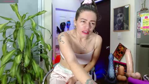 Snapshot of oriana_thomson2 chatting on October 2025 10:38:01 AM Oriana online show from October 2025 10:38:01 AM