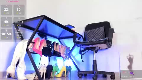 Snapshot of orianaflores chatting on October 2025 11:12:02 PM You can call me Sussana online show from October 2025 11:12:02 PM