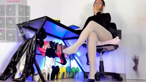 Snapshot of orianaflores chatting on November 2025 12:43:02 AM You can call me Sussana online show from November 2025 12:43:02 AM