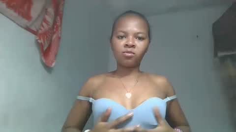 Snapshot of ornellahhh chatting on October 2025 06:57:01 AM ornellahhh online show from October 2025 06:57:01 AM