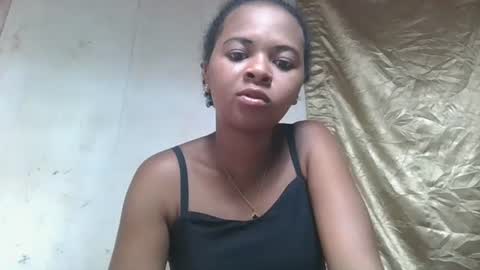 Snapshot of ornellahhh chatting on December 2025 06:38:01 PM ornellahhh online show from December 2025 06:38:01 PM