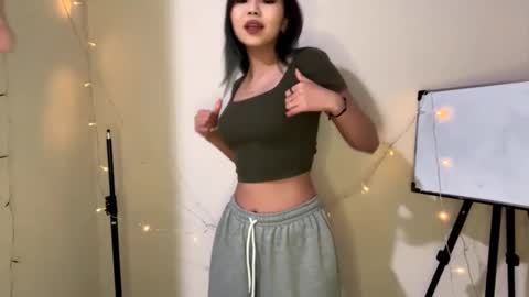 Angel online show from December 2025 12:22:01 PM