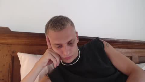 Snapshot of oscar_sssky chatting on February 2025 08:11:02 AM Oscar online show from February 2025 08:11:02 AM