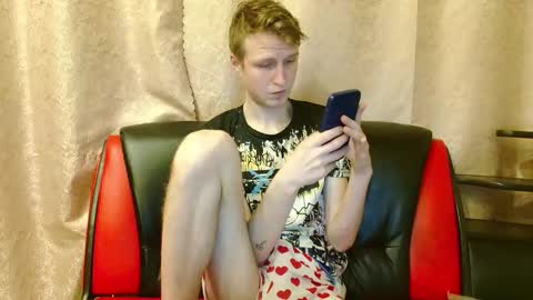 Snapshot of oscar_wildy chatting on November 2025 11:18:01 PM Oscar online show from November 2025 11:18:01 PM