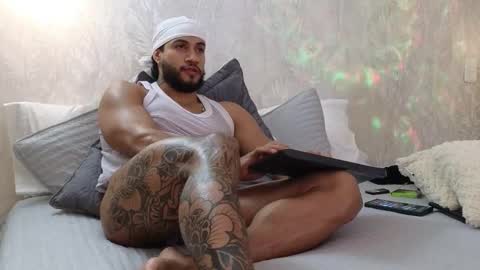 Snapshot of osher_cox chatting on November 2025 04:07:02 AM osher_cox online show from November 2025 04:07:02 AM