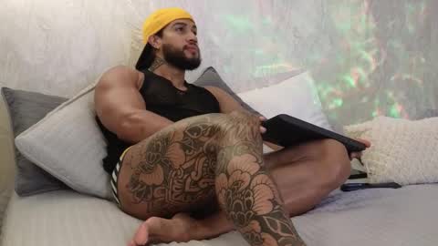 Snapshot of osher_cox chatting on November 2025 02:21:01 AM osher_cox online show from November 2025 02:21:01 AM